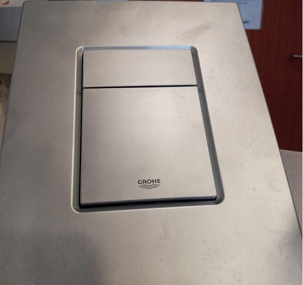 Przycisk uruchamiający GROHE Skate Cosmopolitan do WC z ABS chrom matowy