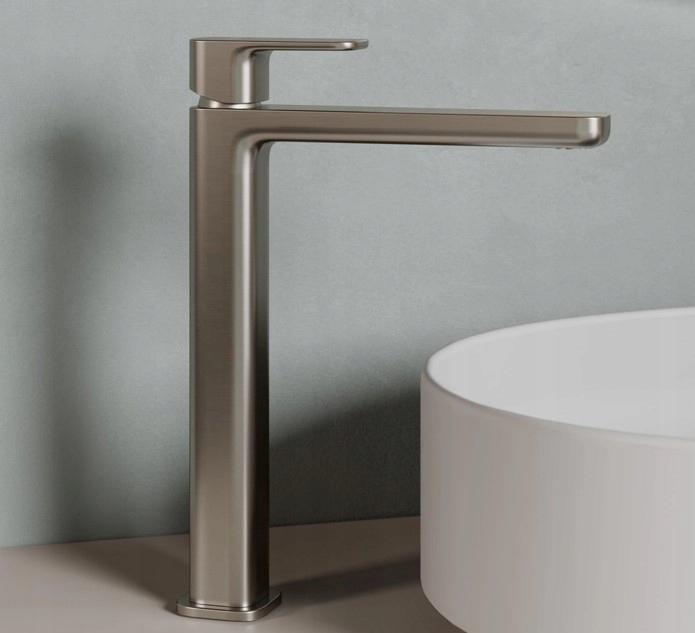 Bateria umywalkowa montaż 1-otw. rozmiar S GROHE GROHE Cubeo matte black