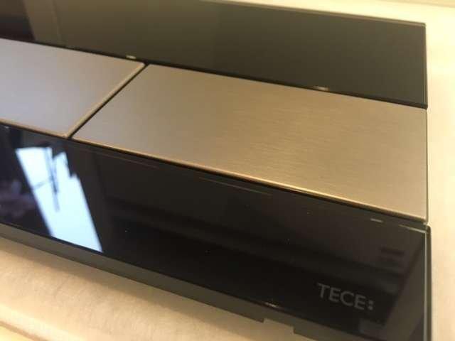 Przycisk spłukujący TECE square podwójny do WC szkło/stal szczotkow czarny