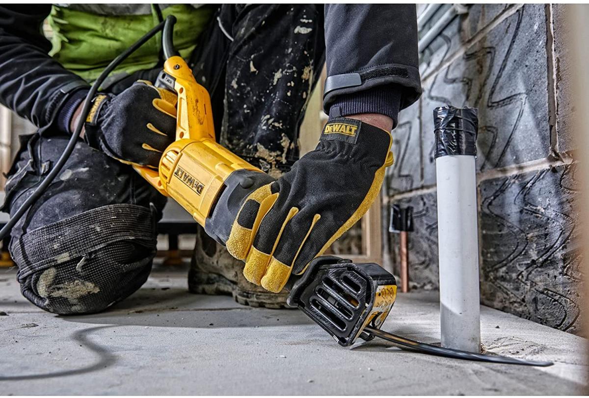 DEWALT Pilarka szablowa 1100W, kufer 48h