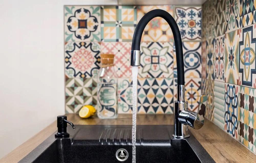 Bateria kuchenna stojąca ARMATURA KRAKÓW RUMBA 1ot szara/chrom z giętką wyl