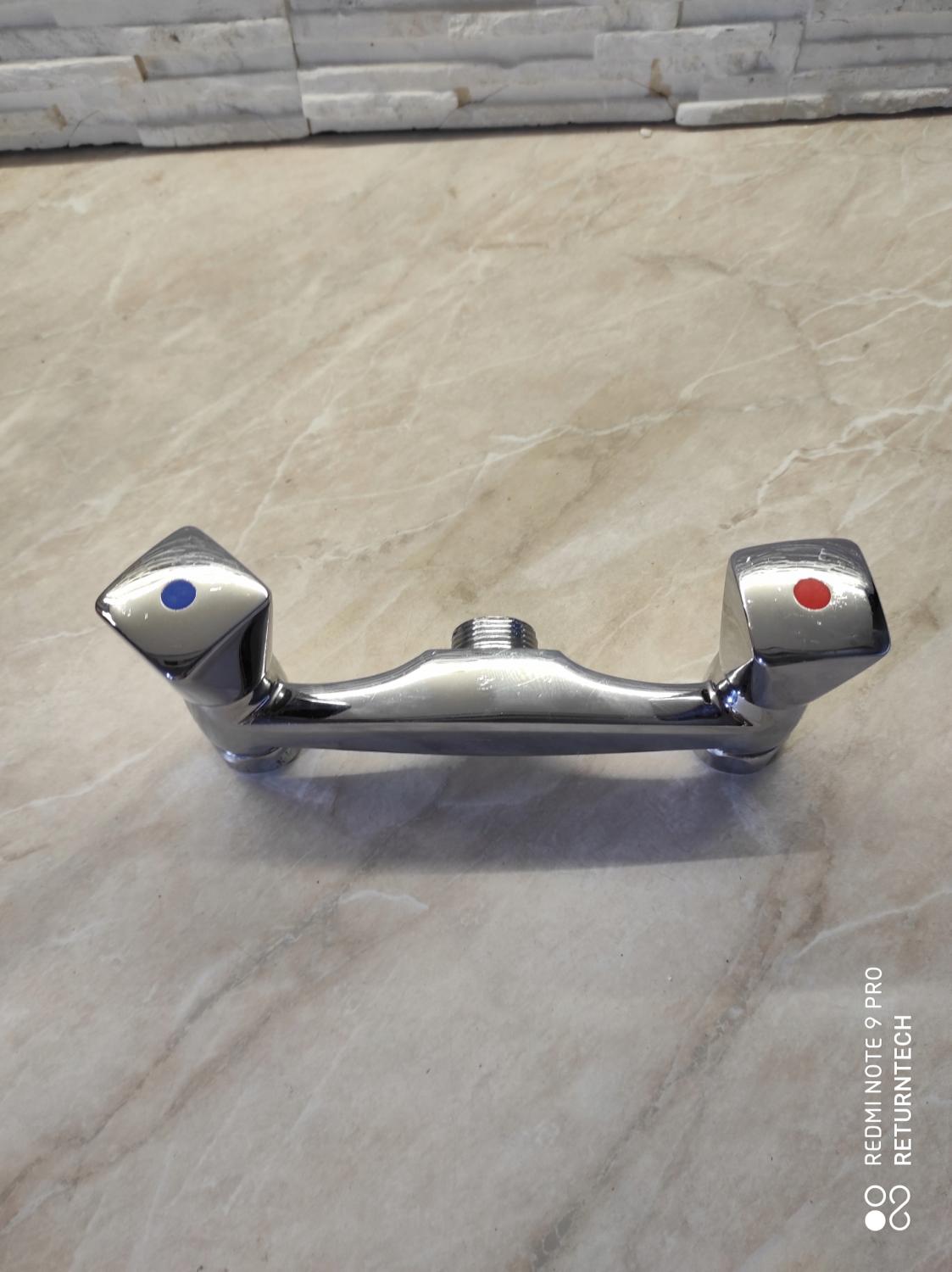 Bateria umywalkowa stojąca VEDO ALETTA NERO 1-uchwyt. 1-otw. czarna mat