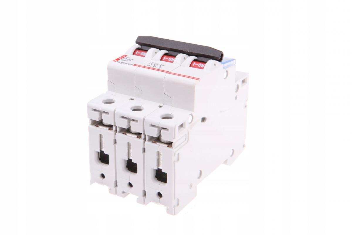 LEGRAND Wyłącznik nadprądowy S 303 3P D 32A 6000A TX3