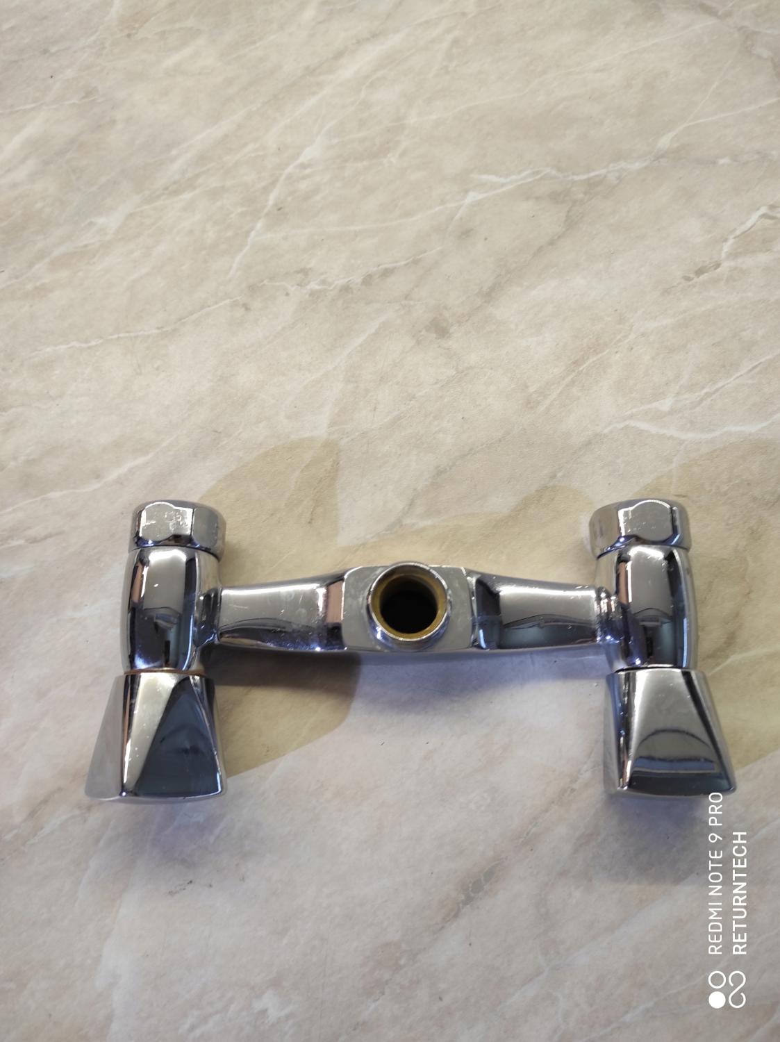 Bateria umywalkowa stojąca VEDO ALETTA NERO 1-uchwyt. 1-otw. czarna mat