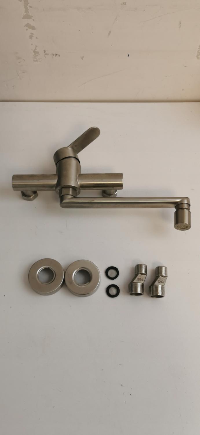 Bateria kuchenna Alba stojąca jednootworowa z obrotową wylewką chrom