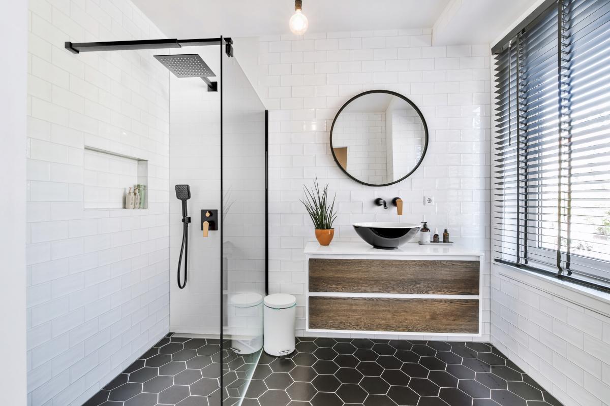 INVENA UMYWALKA NABLATOWA TINOS INVENA TREND, 39,5 CM, KOLOR CZARNO - BIAŁY