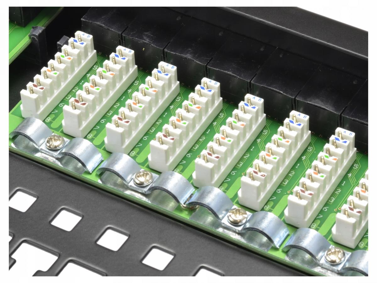A-LAN Patch panel UTP kat.5e 24 porty LSA z półką 1U/19