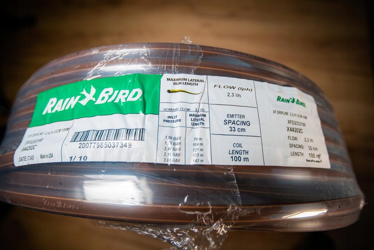 RAINBIRD Linia kroplująca naziemna z kompensacją ciśnienia brąz rolka 100m