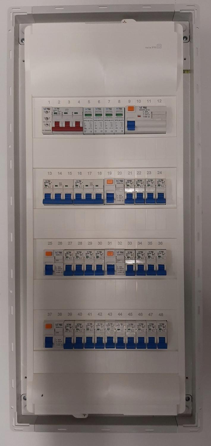 HAGER Rozdzielnica podtynkowa Golf IP40, drzwi transparentne, 48 modułowa