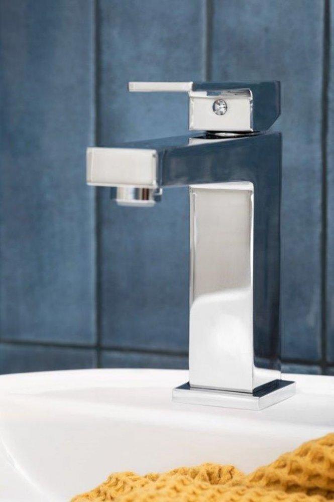 Bateria umywalkowa stojąca ARMATURA KRAKÓW LOGON 1-uchwyt. 1-otw. czarna