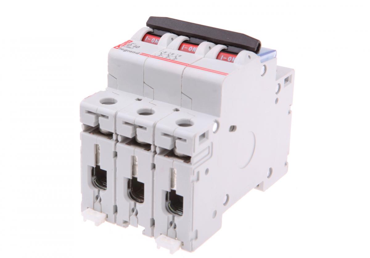 LEGRAND Wyłącznik nadprądowy S 303 3P D 40A 6000A TX3
