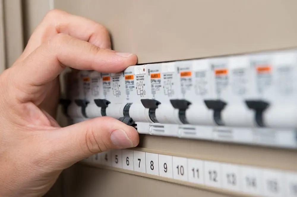 EATON Wyłącznik nadprądowy 6kA PL6-B40/3