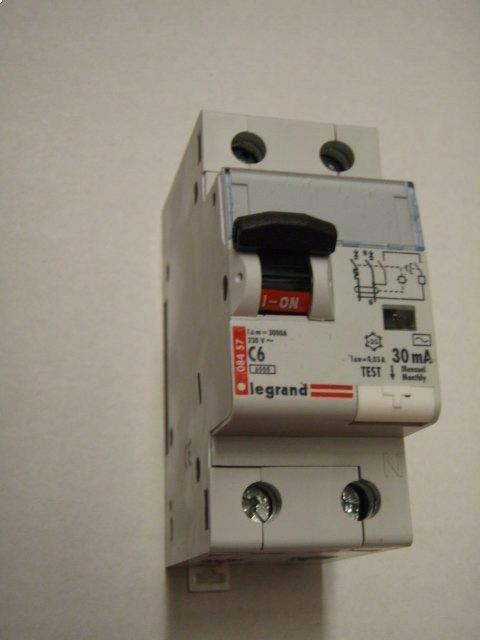 LEGRAND Wyłącznik różnicowo-nadprądowy P312 2P C 6A 30MA TYP AC DX3