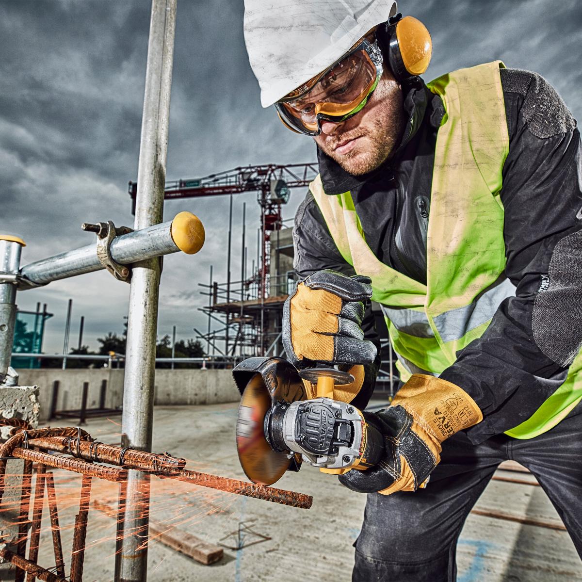 DEWALT szlifierka bezszczotkowa z 2 aku ładow. 48h