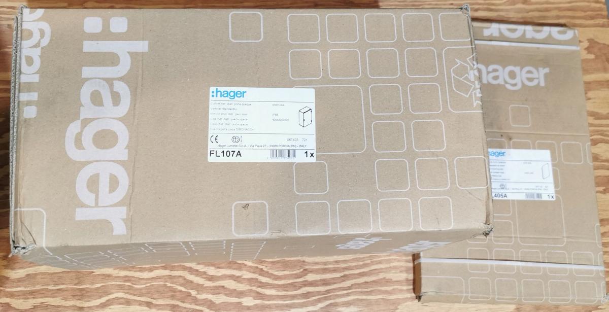 HAGER Obudowa stalowa 400x400x200 mm, IP65, drzwi stalowe pełne