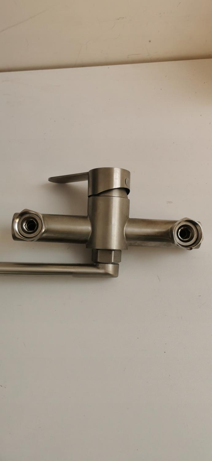 Bateria kuchenna Alba stojąca jednootworowa z obrotową wylewką chrom