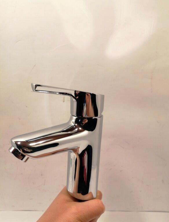 Bateria umywalkowa stojąca ROCA ONA 1-uchwytowa 1-otworowa chrom