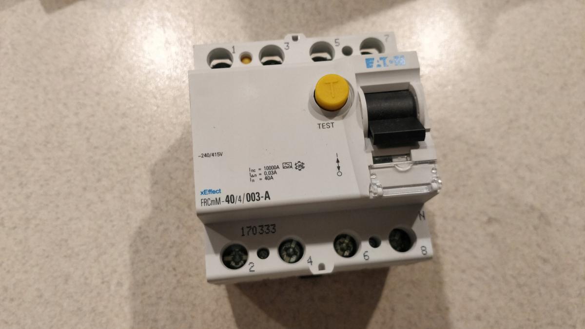 EATON Wyłącznik różnicowoprądowy typ A 4-biegunowy FRCmM-40/4/003-A