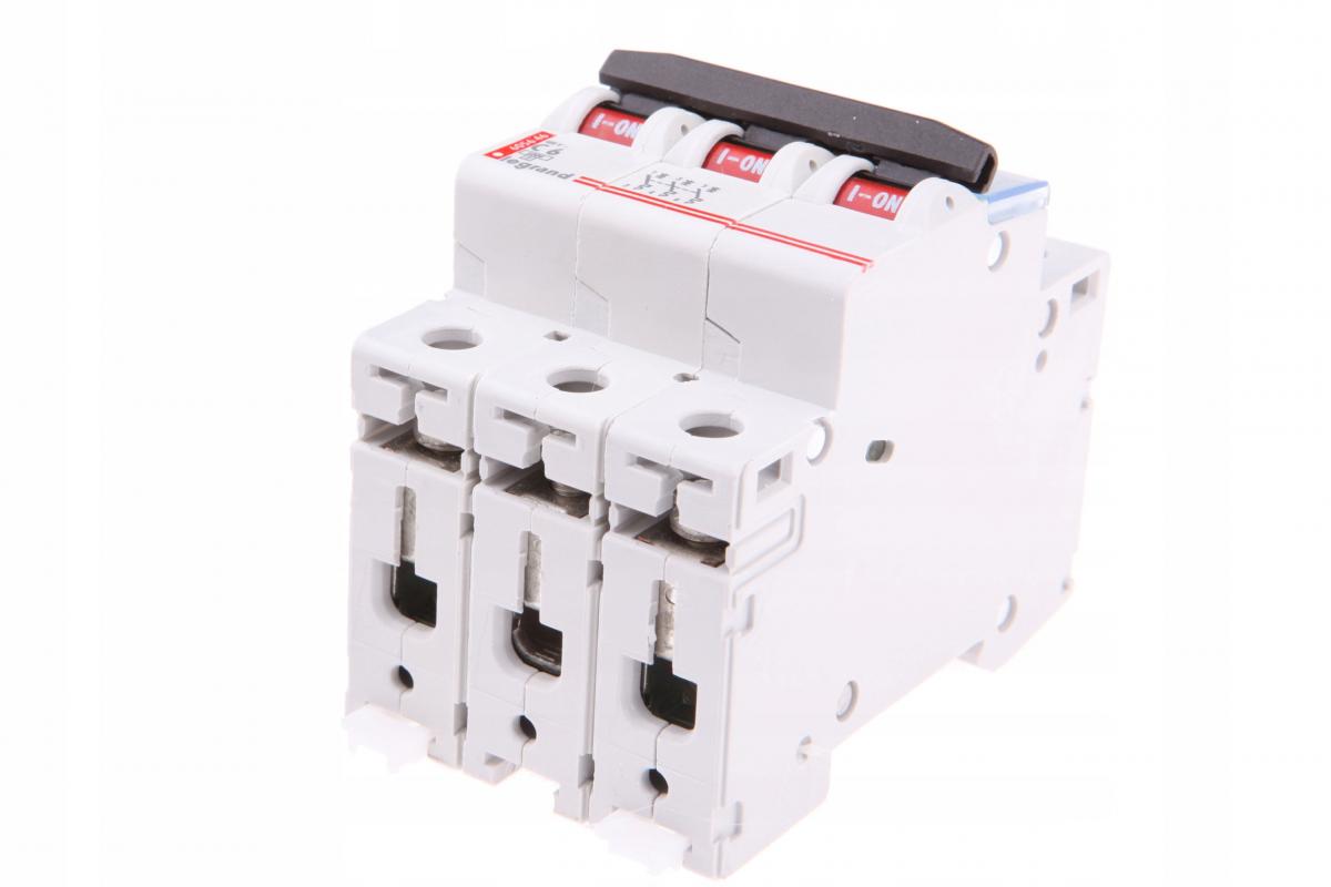 LEGRAND Wyłącznik nadprądowy S 303 3P C 6A 6000A TX3