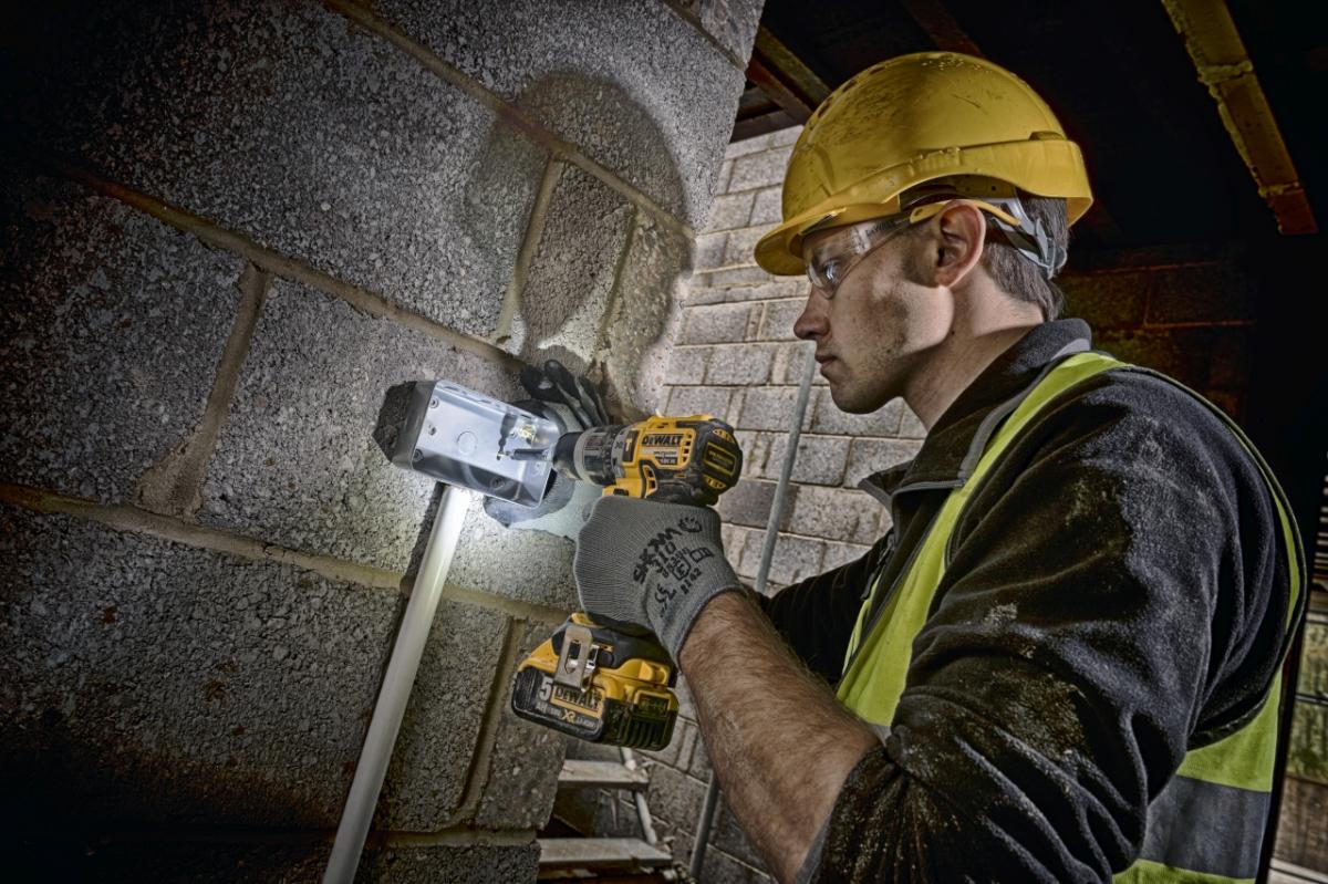 DEWALT wiertarko wkrętarka z udarem 2 aku ład 48h