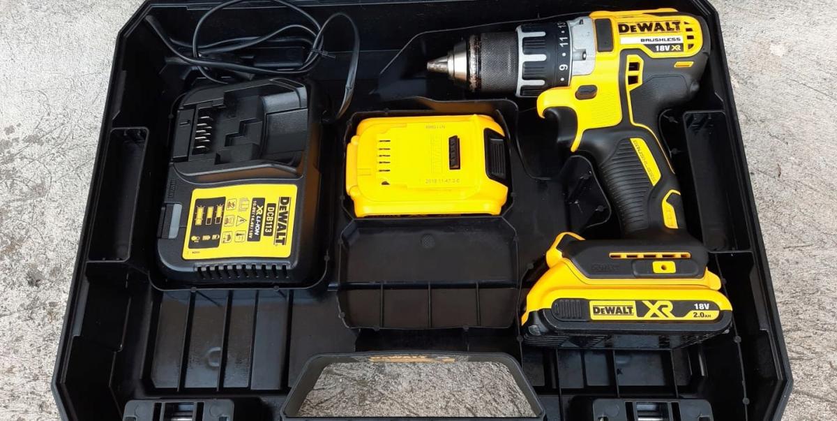 DEWALT wier-wkręt bezszczotkowa + 2 aku + ład. 48h