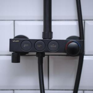 DECOR BLACK Kolumna natryskowa z baterią natryskową